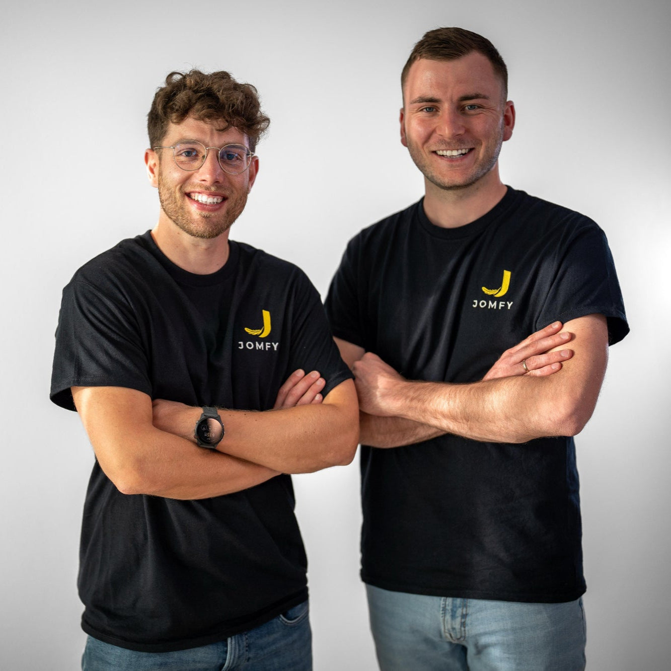 JOMFY Gründer Jonas Friedrich und Jonas Wüstefeld – Experten für Regeneration im Spor